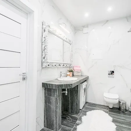 Hi-tech Mgapartments Apartment Minsk